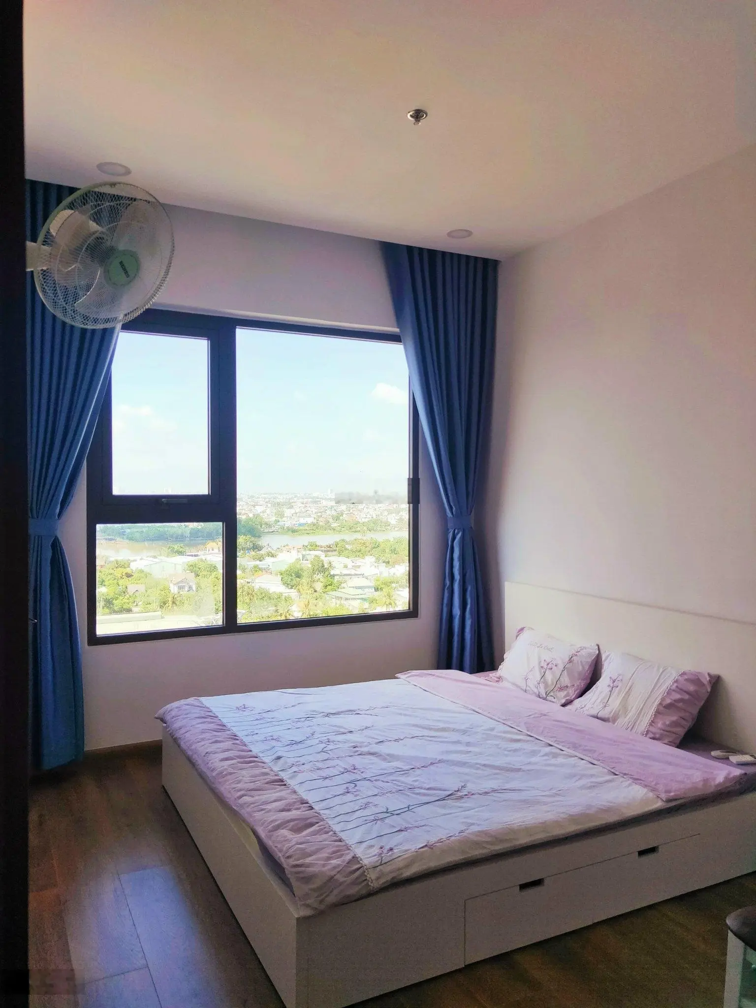 BÁN CĂN 1PN 50M2 GIÁ 1TY7 HƯỚNG ĐÔNG NAM VIEW LANDMARK