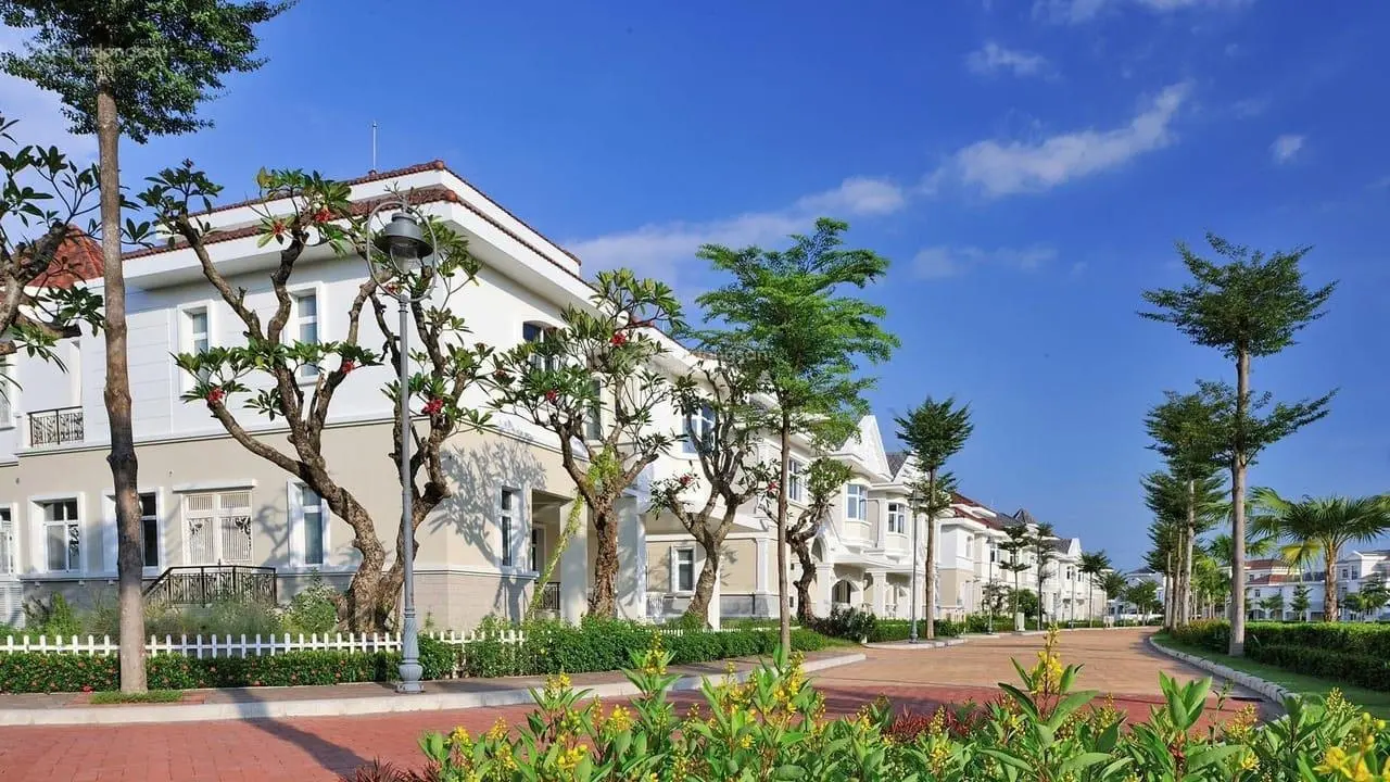 Cần bán căn biệt thự Chateau khu compound vip nhất Phú Mỹ Hưng, sổ hồng riêng, công chứng nhanh