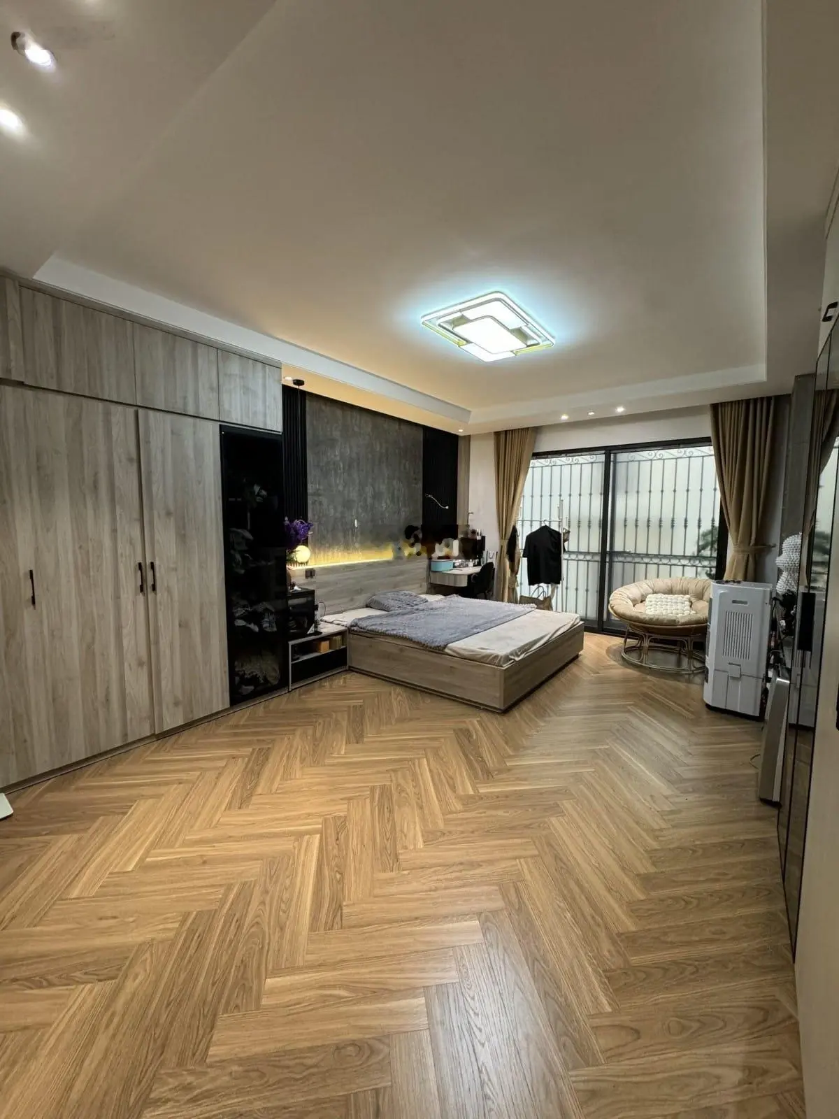 Bán nhà phố vip Vạn Bảo - ngay đại sứ quán Nhật 6 tầng thang máy - mặt tiền bề thế giá 15 tỷ