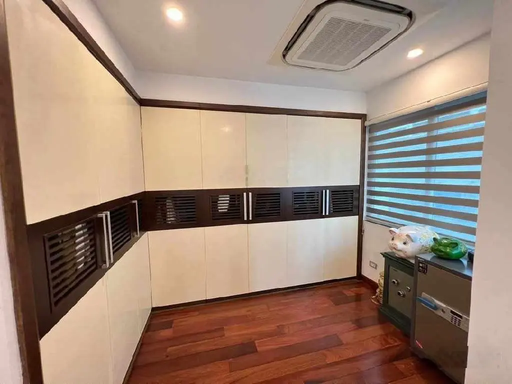 Chuyển sang nước ngoài, Bán biệt thự liền kề Minh Tâm. DT 90m2, x MT:10m, Giá: 25 tỷ.