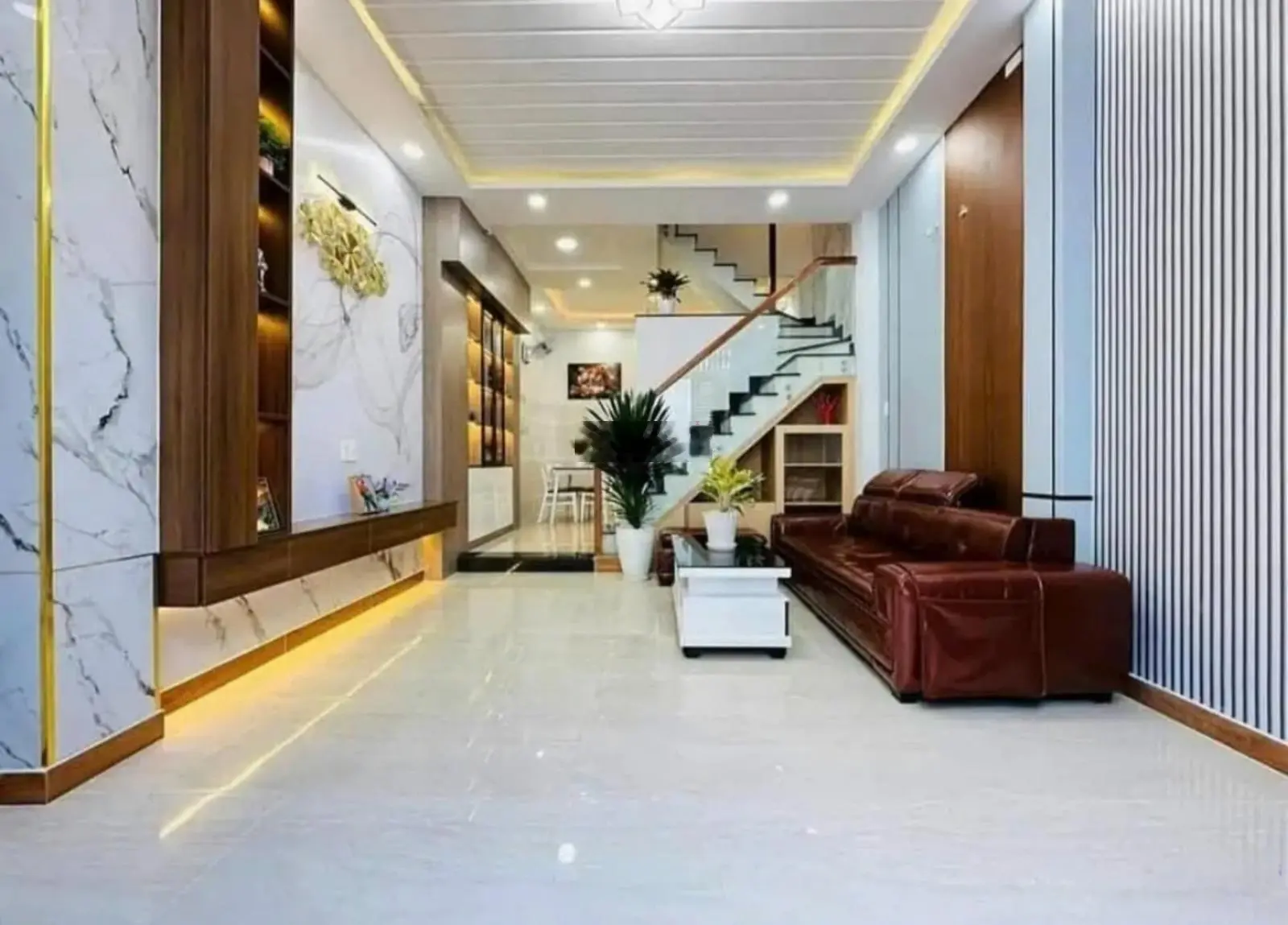 Đi nước ngoài bán nhà Vườn Chuối, P4, Quận 3, 44m2, giá nhỉnh 3.2 tỷ, SHR, thích hợp cho thuê.