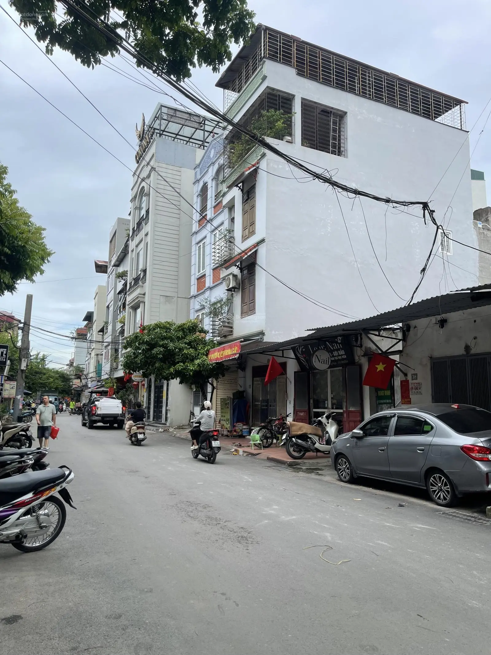 Siêu phẩm duy nhất tại Vũ Tông Phan - Nhà đẹp - Lô góc mặt tiền 9m - Kinh Doanh - 3 xe ô tô tránh