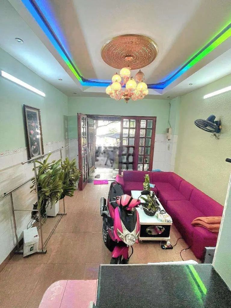 Bán nhà Tân Phú , đường 12m Trịnh Đình Trọng , 62m2(4x15.5). Giá 10.8