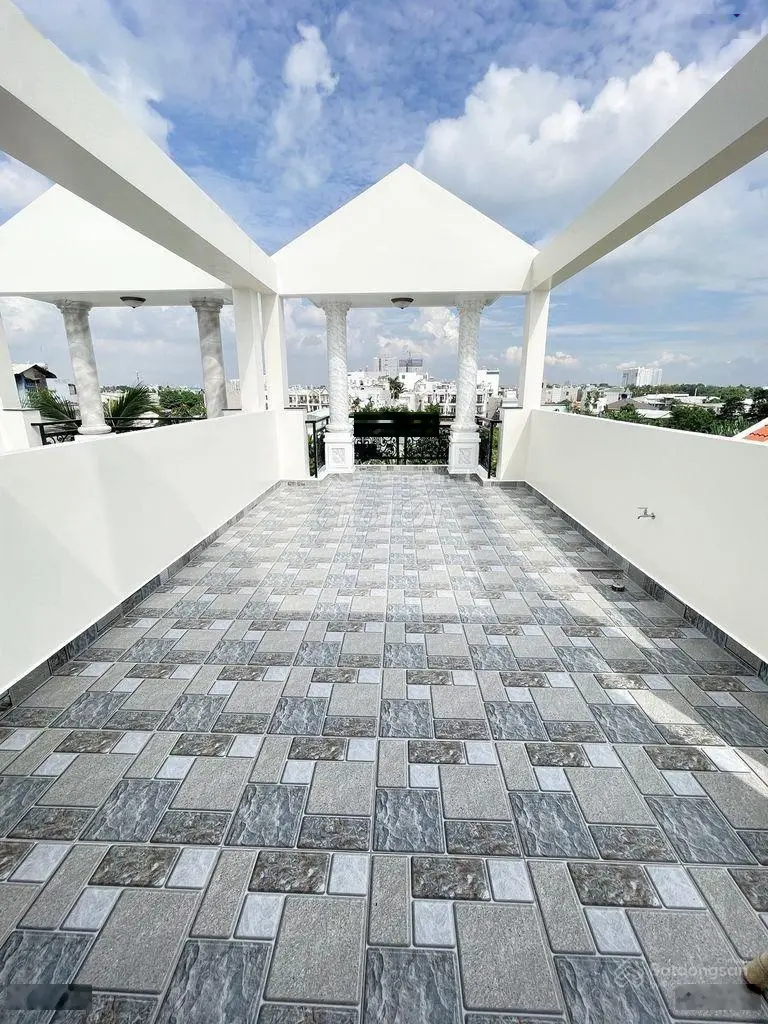 Nhà gần Quốc Lộ 13, xây mới 100%, thiết kế có sân để xe, an ninh yên tĩnh, DT 4x21m, 4PN, 5WC, SHR