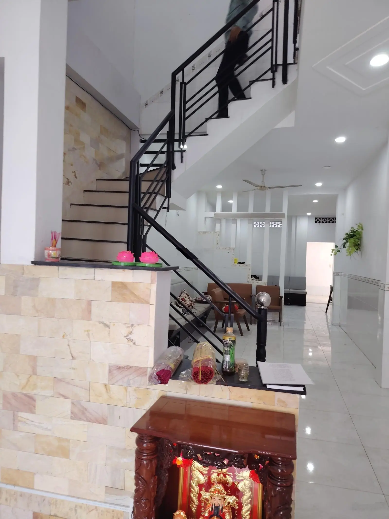 Bán gấp nhà 2 tầng kiên cố DT đất gần 120m2 full thổ cư, nở hậu tài lộc. Chỉ nhỉnh hơn 4tỷ