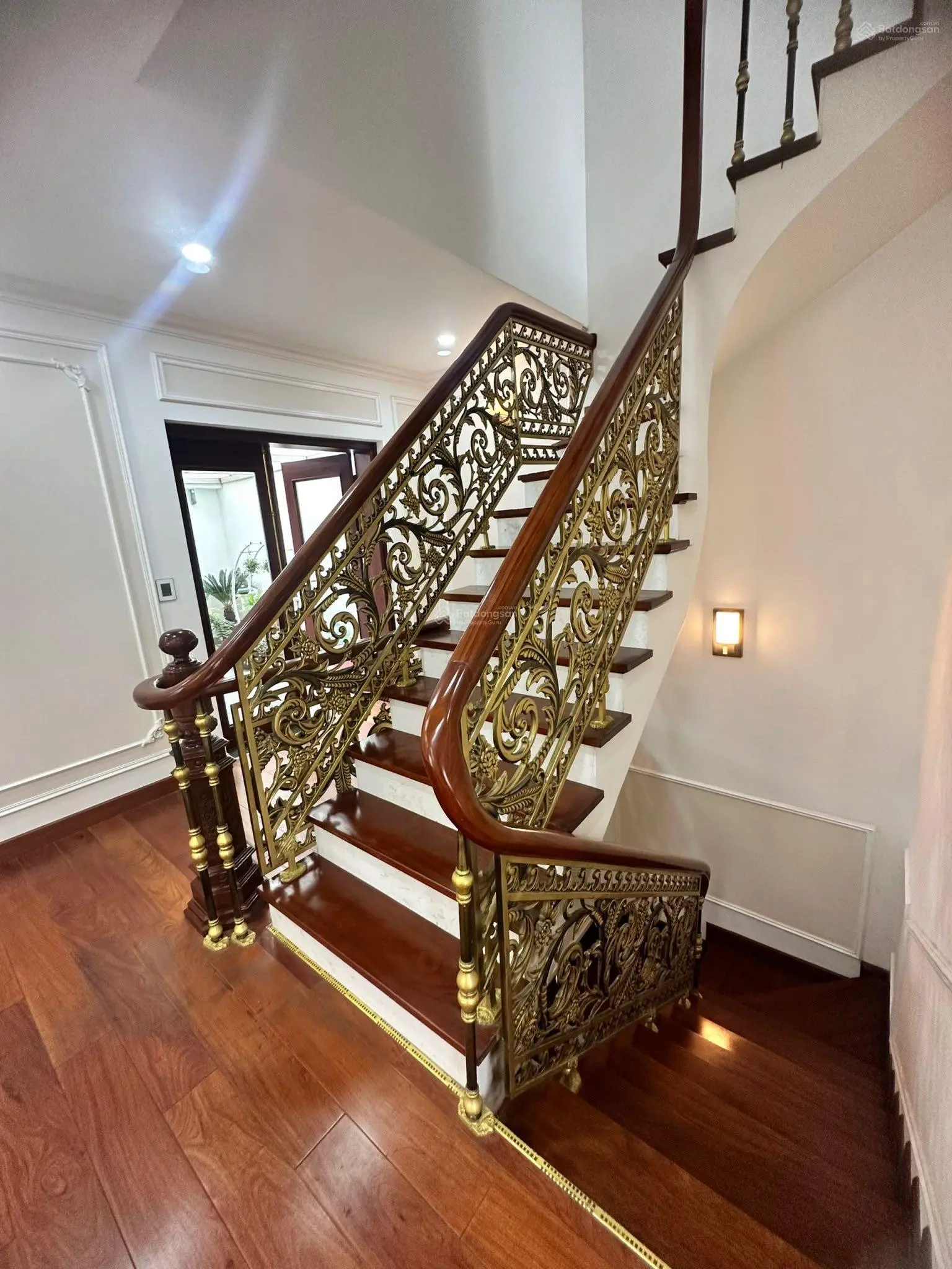 Bán song lập sông Hoa Sữa 1, 200 m2, Đông Nam, 6xtỷ Vinhomes Riverside, 0963 892 ***