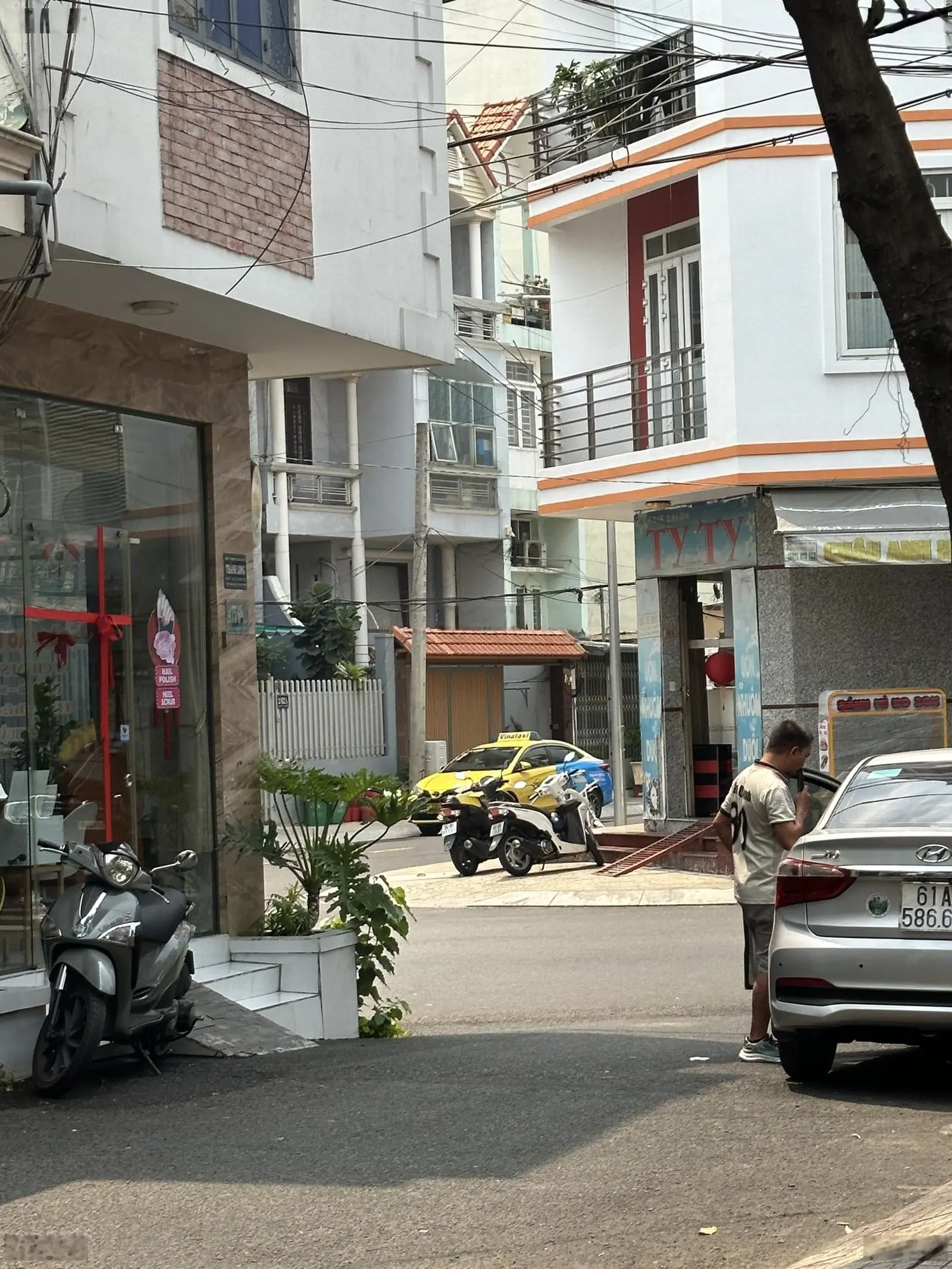 Ngang 5 x 10 - 2 tầng - hẻm 6m - oto ngủ nhà - f2 -tb - công viên gia định - 9,5 tỷ