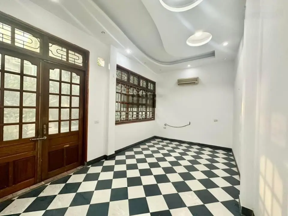 Bán nhà mặt phố Nhạc Sơn. Mặt tiền 6,5m. Trung tâm Tp Lào Cai
