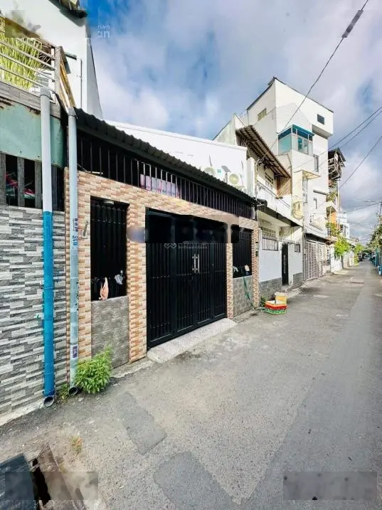 Chính chủ bán nhà cấp 4 DT 80m2 giá 1tỷ850 đường Song Hành gần chợ Tân Hiệp Hóc Môn sổ hồng riêng