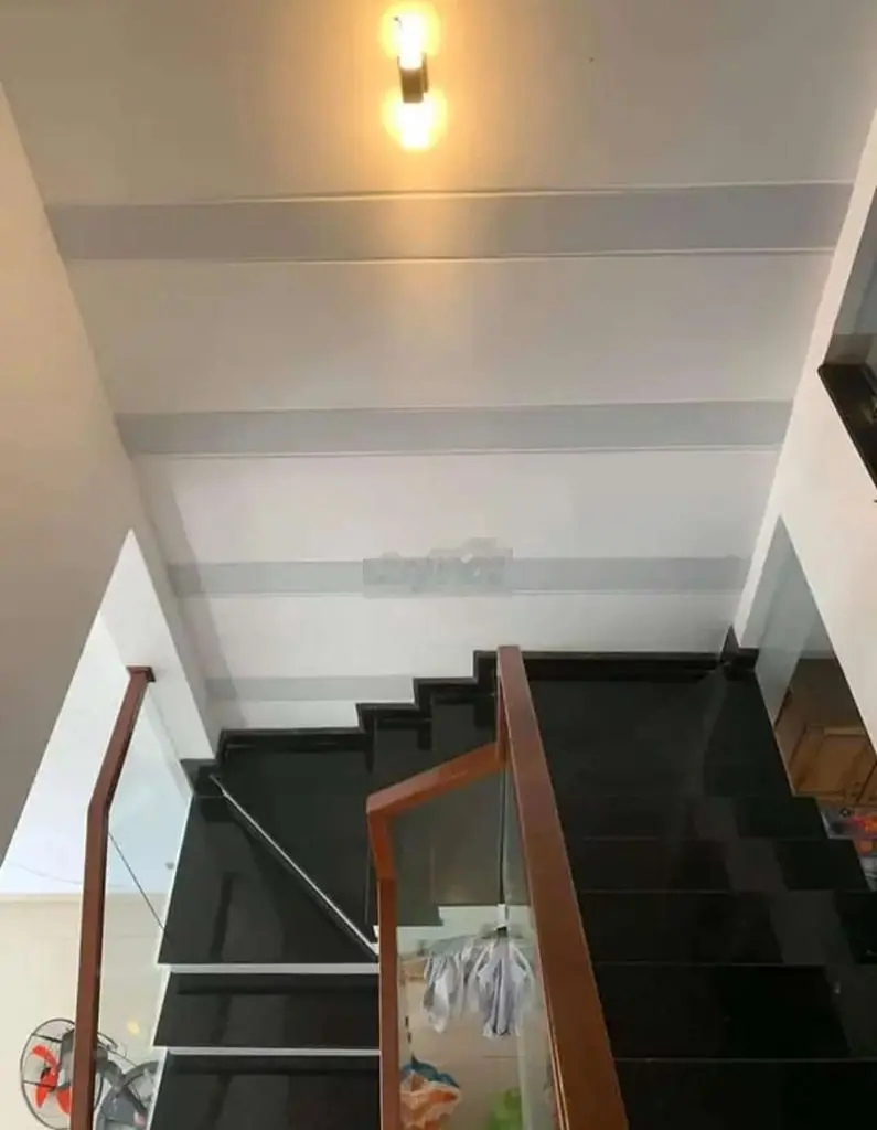 🏘️Nhà lô góc, kiệt Xe Ben 523 CMT8 Thông Đường Nguyễn Nhàn