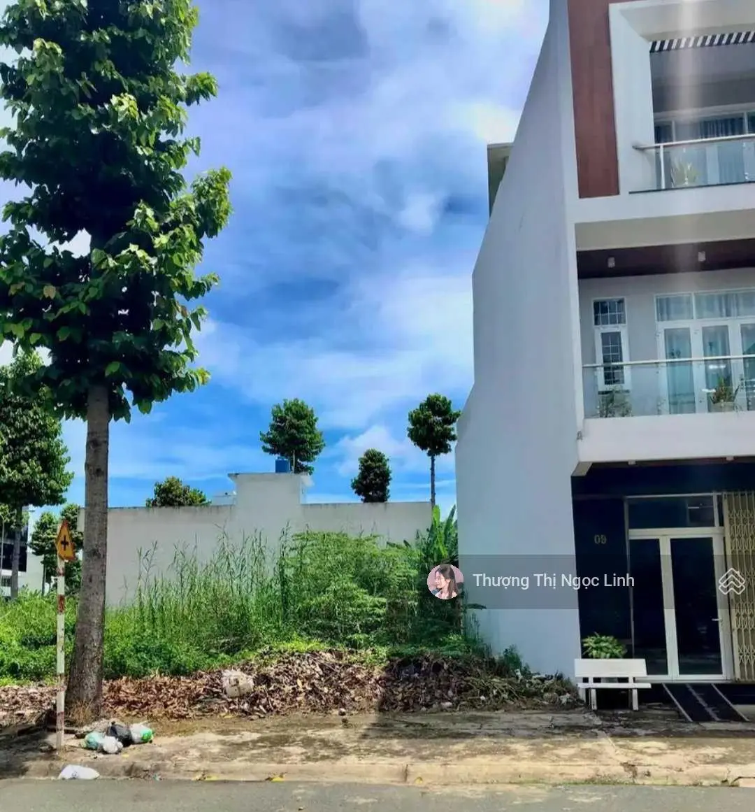 Bán gấp đất MT Nguyễn Văn Tư, gần trường tiểu học phường 7, Bến Tre. 120m2/500tr. SHR, full thổ cư