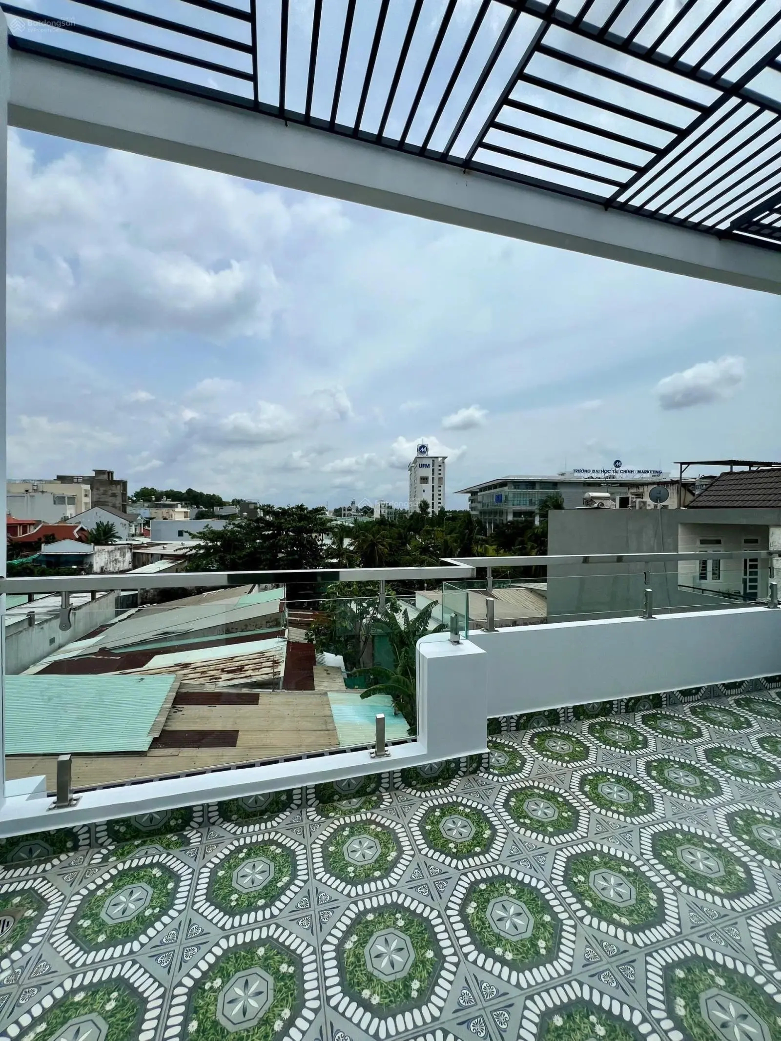 Bán nhà đẹp 3 tầng mới toanh , dt 66m, sản 180m phường Long Trường Quận 9