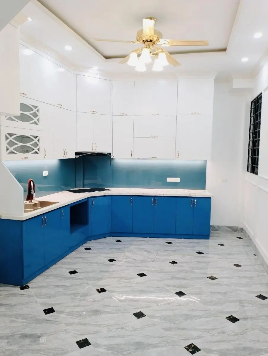 Giá cực tốt! Nhà đẹp ở ngay tại Kim Giang. Ngõ thẳng ra phố, chỉ 40m. Lô góc thoáng sáng. DT 42m2