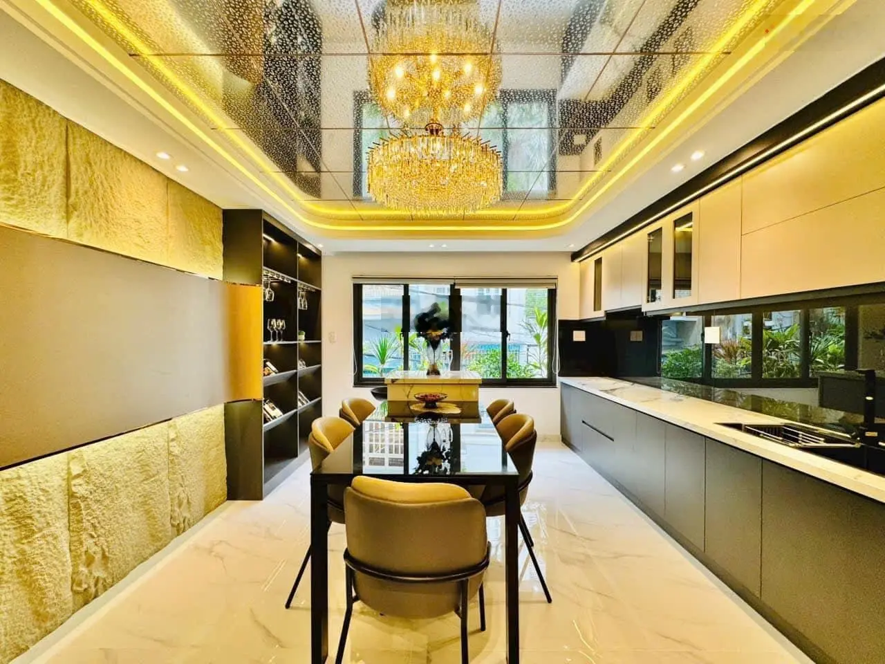 Bán siêu phẩm thang máy thiết kế đẳng cấp - ngay City Land Pak Hill - Lotte Mart