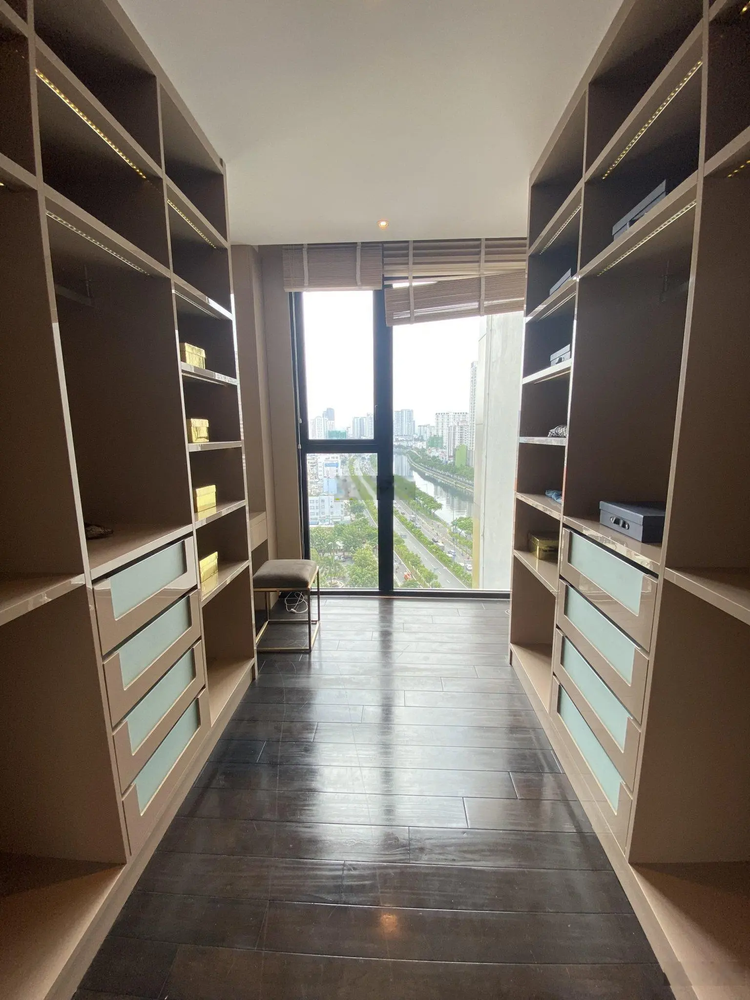 Bán căn hộ D1 MENSION, 608 Võ Văn Kiệt, Phường Cầu Kho, Quận 1 :