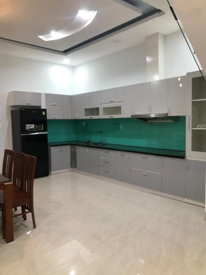 Nhà đẹp 3 tầng mái đúc sàn đúc đất 5x20m hướng Đông 6PN, giá 7,5 tỷ thương lượng chính chủ