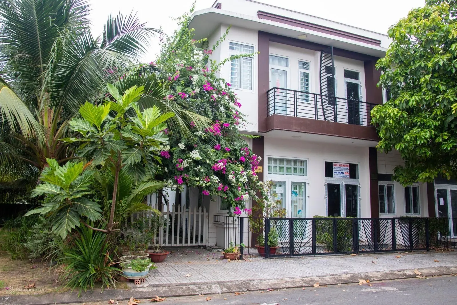 Kẹt tiền chủ cần bán gấp nhà phố đã có nội thất đẹp giá 1,650 tỷ, công chứng sổ ngay