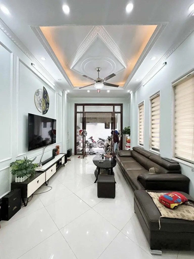 Phố VIP Kim Đồng, quận Hoàng Mai. Nhà Phân Lô. Ô tô đỗ cửa ngày đêm. Kinh doanh đông đúc, sầm uất