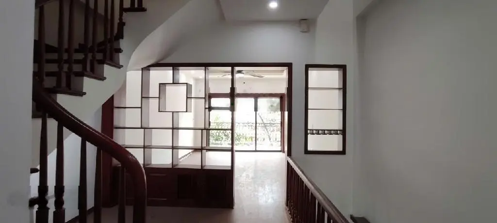 Bán nhà phân lô Bùi Huy Bích 60m 4 tầng Ô tô vào nhà, KD văn phòng, gần trung tâm hành chính