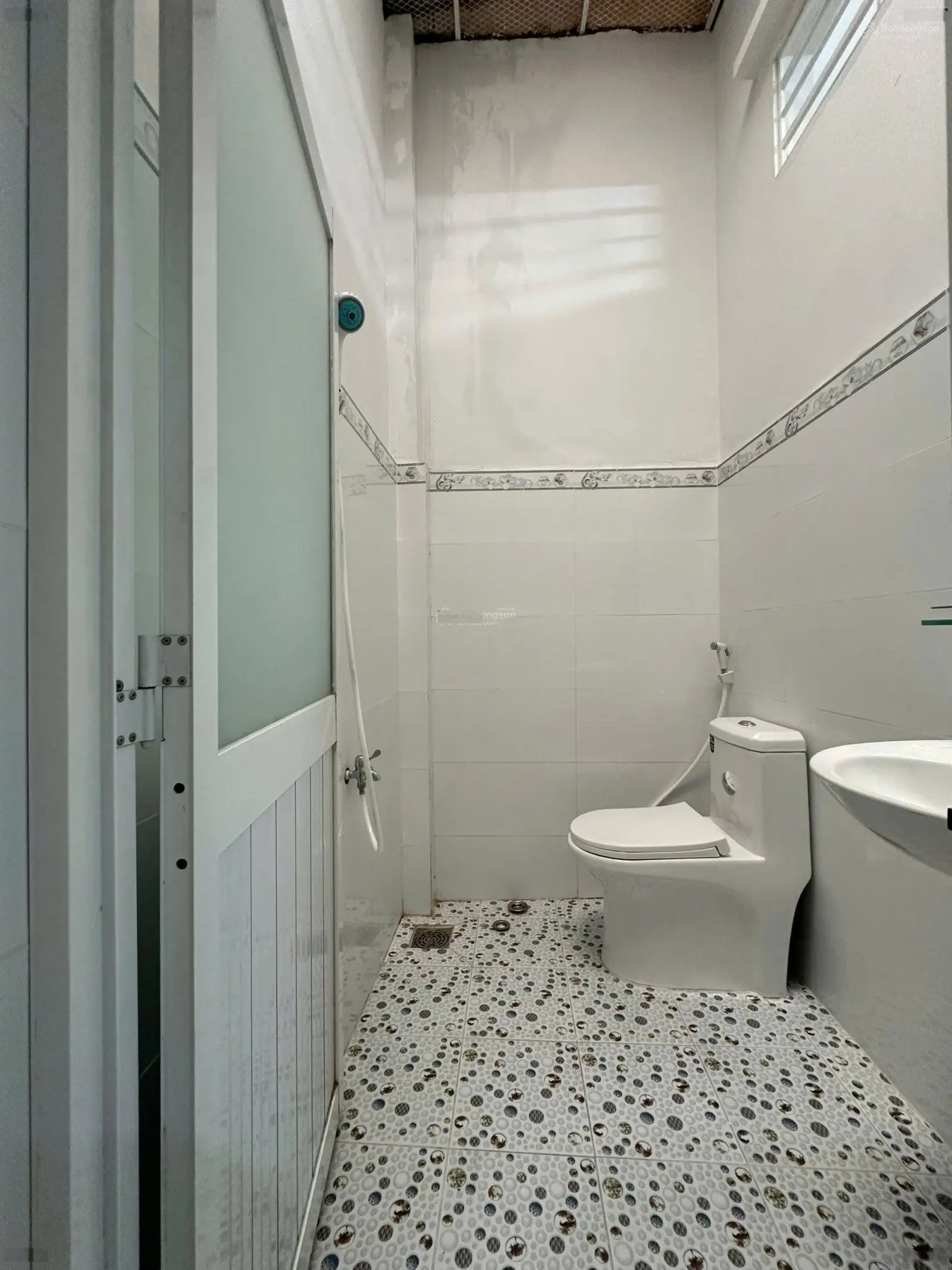 Nhà mặt tiền KD - ngay chợ Phú Lâm, Bà Hom, Quận 6, 4 x 18 m, 1 trệt 2 lầu BTCT, sổ hồng riêng
