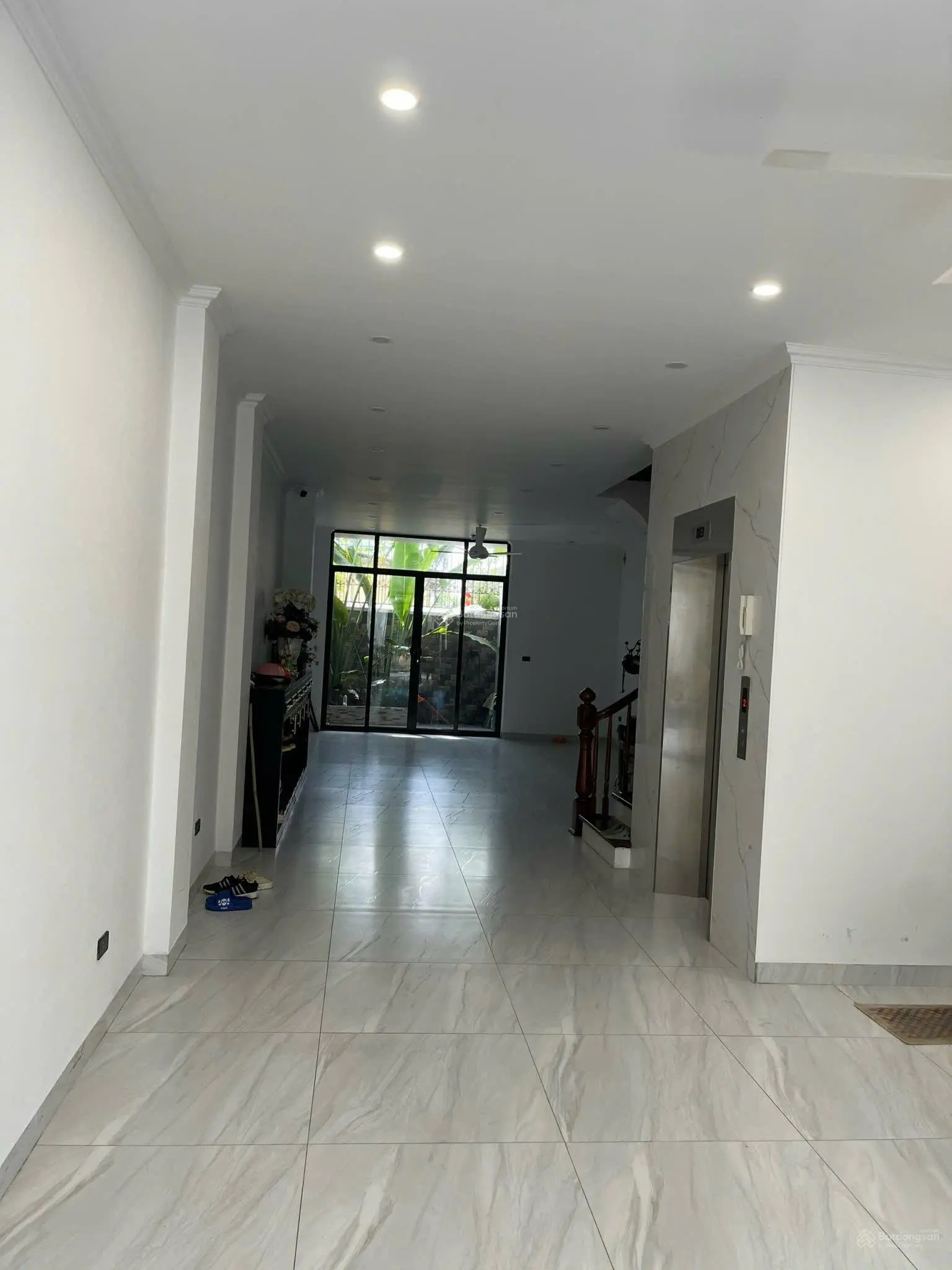 Chính chủ gửi bán căn nhà phố tại Nguyễn Sơn chuẩn ảnh xách valy về ở luôn giá chỉ nhỉnh 30 tỷ