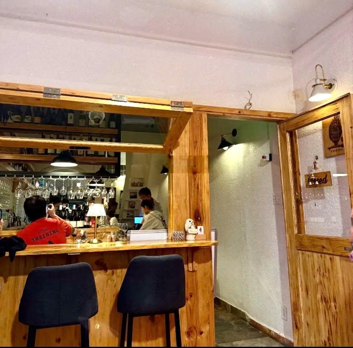 Hẻm VIP kinh doanh 150 Nguyễn Trãi, Bến Thành, KV đông khách du lịch, đang có HĐT KD bar nhẹ, 23 tỷ
