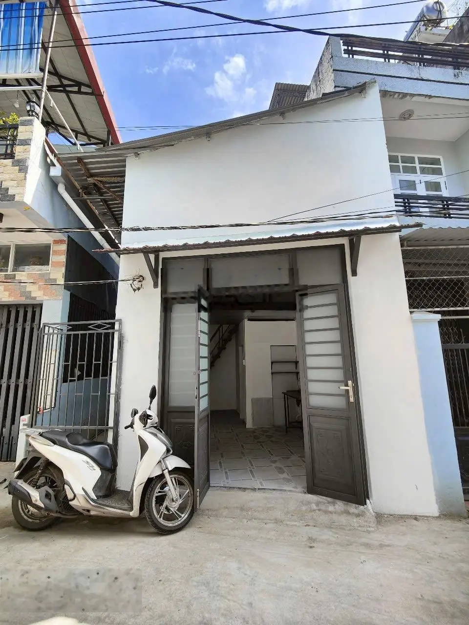 Bán dãy nhà trọ phường Ngọc Hiệp có 4 phòng trọ dt 92,3m2 2tỷ550tr đường ô tô