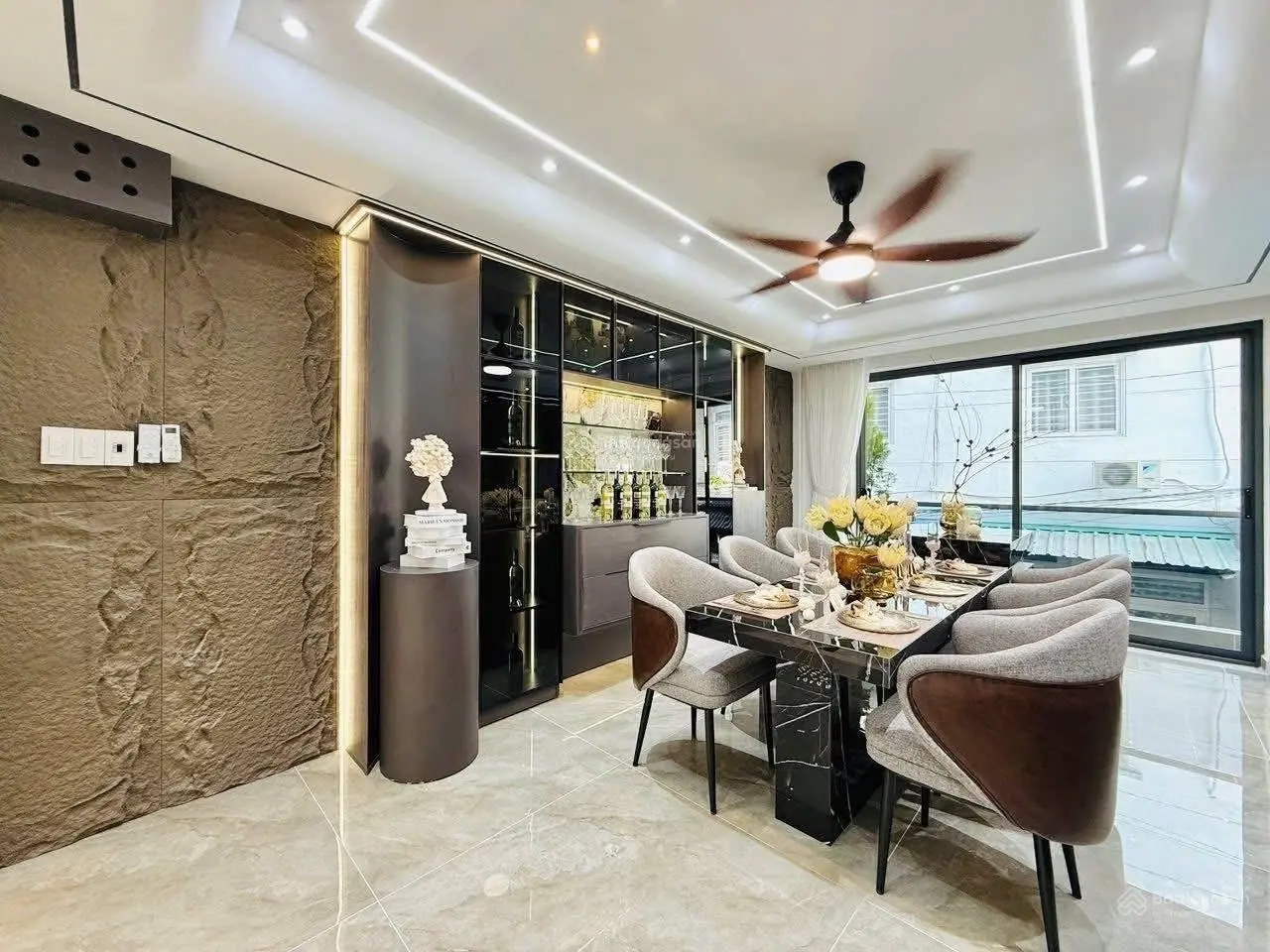 Chú Minh cần bán GẤP nhà hẻm 5m Nguyễn Thị Diệu, Q3, 68m2, 4 tỷ390, sẵn sổ hồng, có hđ thuê 20tr/th