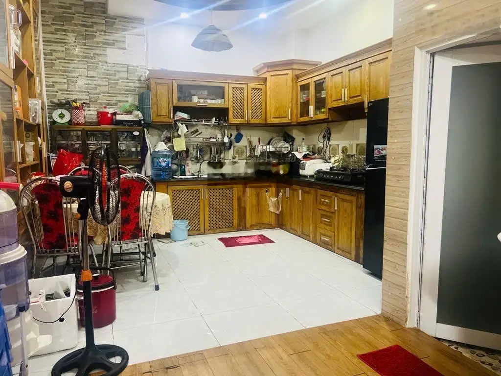 Hiếm bán nhà Quang Trung Gò Vấp xe hơi ngủ nhà 172m2 4 tầng khu cao cấp giá nhỉnh 6tỷ