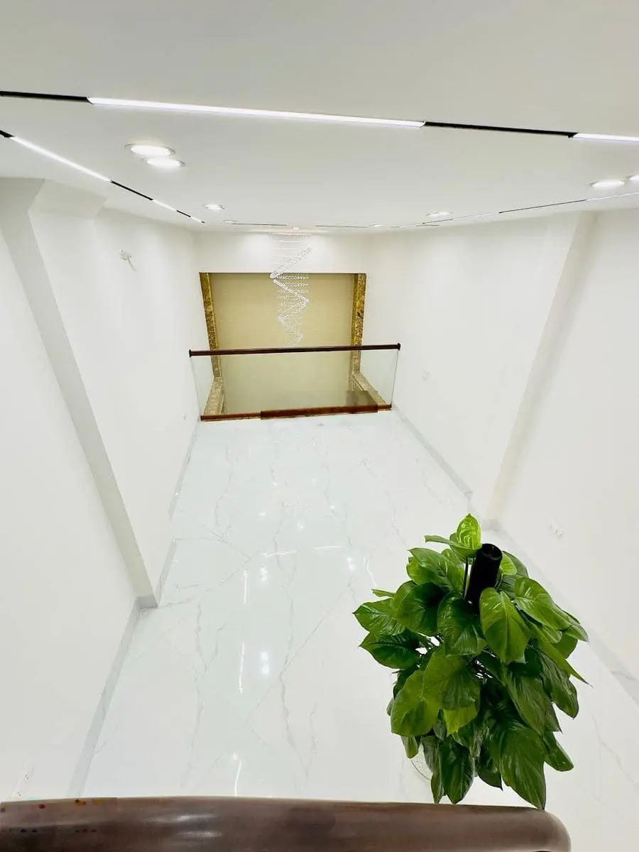 Siêu phẩm MP Dương Văn Bé 80m², mặt thoáng ngõ phân lô, thang máy, gara - giá chỉ nhỉnh 28 tỷ