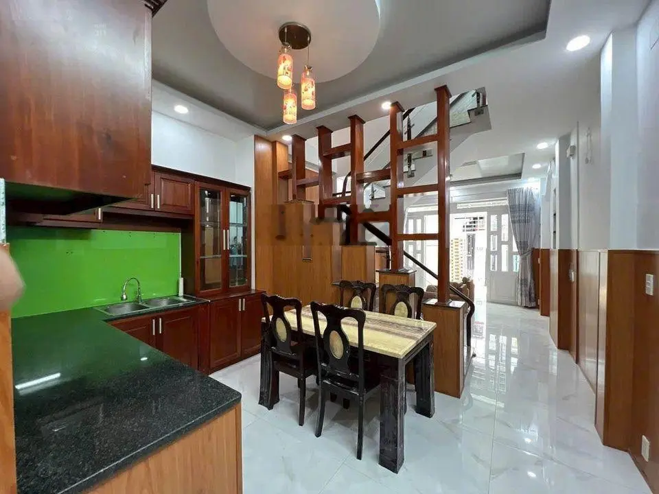Nhà đẹp kinh doanh tốt 1trệt 1lầu 5x17=85m2 Bình Tân Đường số 6, gần trạm thu phí An Lạc, sổ sẵn