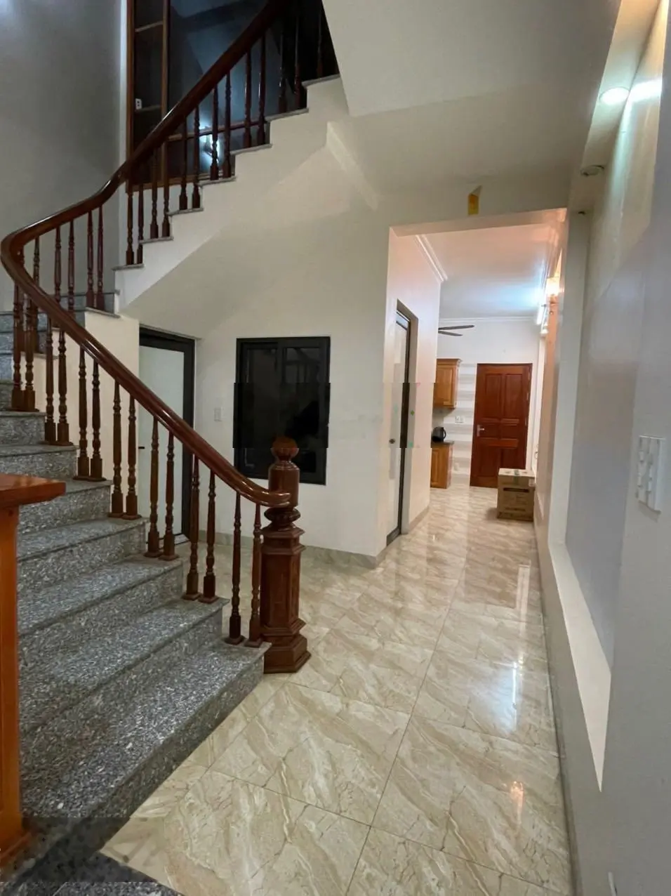 Bán căn nhà 3 tầng nhìn vườn cây xanh khu Vạn Lộc, Tứ Minh, Tp Hải Dương