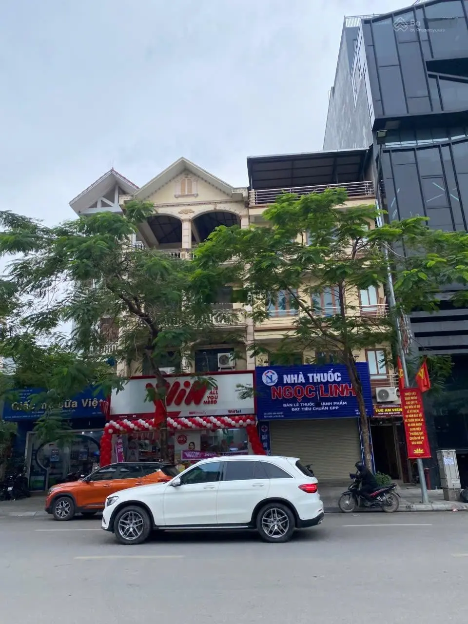 Bán nhà mặt phố Xuân La, cực hiếm - kinh doanh khủng dòng tiền ổn định, 51,6 m2, giá 32,8 tỷ