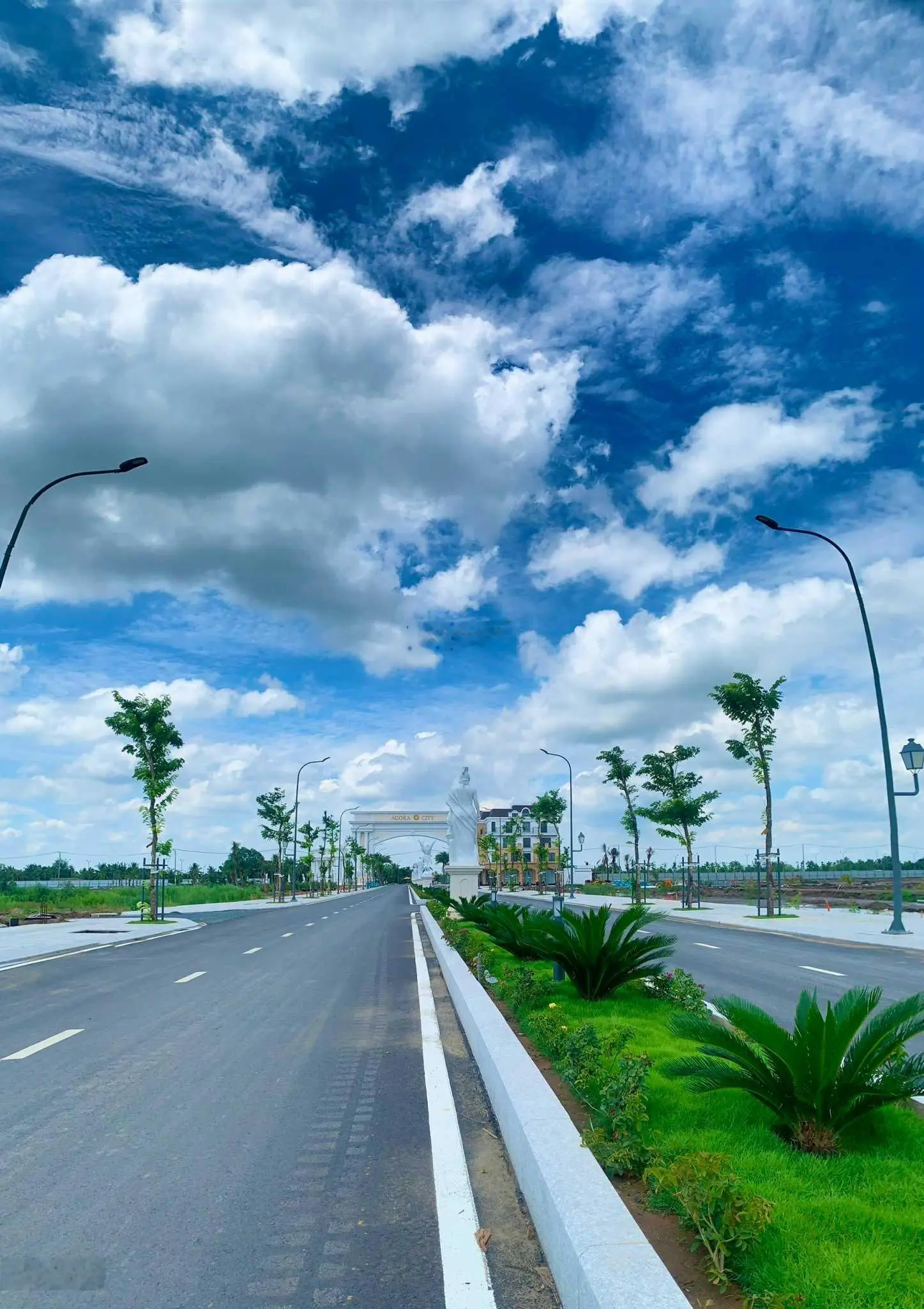 Duy nhất 1 lô đất hướng Tây Bắc hướng Tài Lộc tiện ở và kinh doanh đối diện trung tâm hành chính
