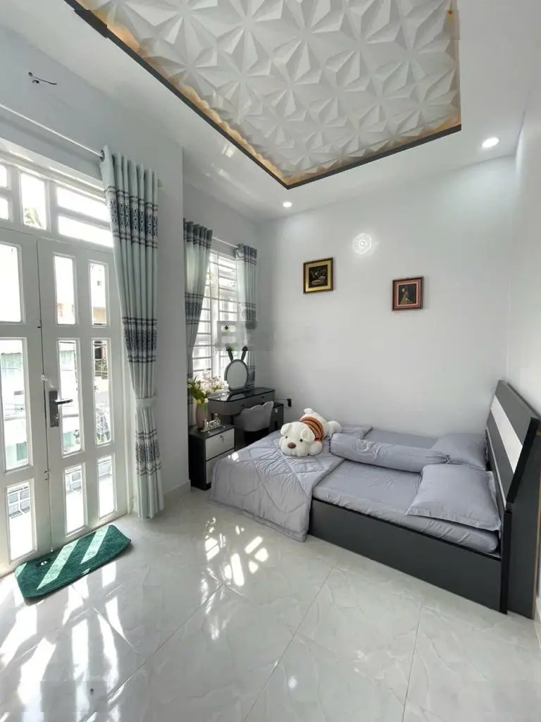 Bán nhà Tân Vĩnh Quận 4 - hẻm ô tô - 40m2 - 3 Tầng - 5 tỷ nhỉnh