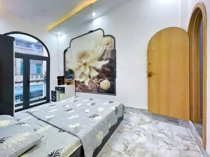 Bán gấp nhà phố Đào Tấn, ngõ nông gần phố, mới full nội thất, cách ô tô 72m, DT 37m2 * 5 tầng
