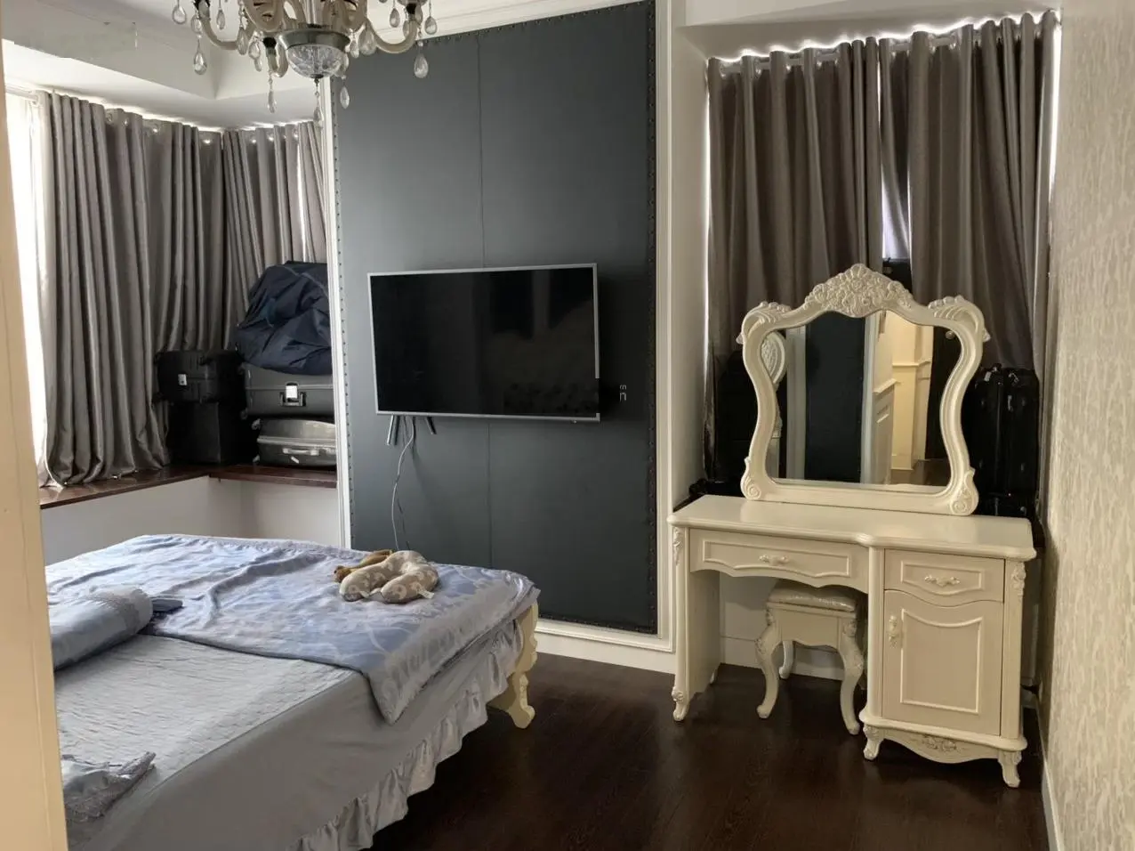 Bán gấp căn hộ 106m2 Sunrise City South diện tích 106m2 2 phòng ngủ đầy đủ nội thất, giá 4,4 tỷ
