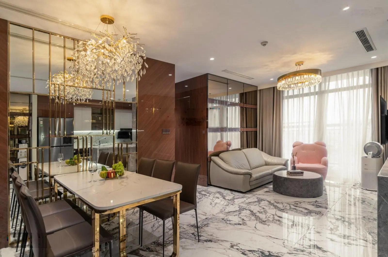 Bán CHCC Flemington, Q. 11, DT: 97m2, 3PN, 2wc giá: 7.1 tỷ. LH: 0939 586 *** Thanh Tùng