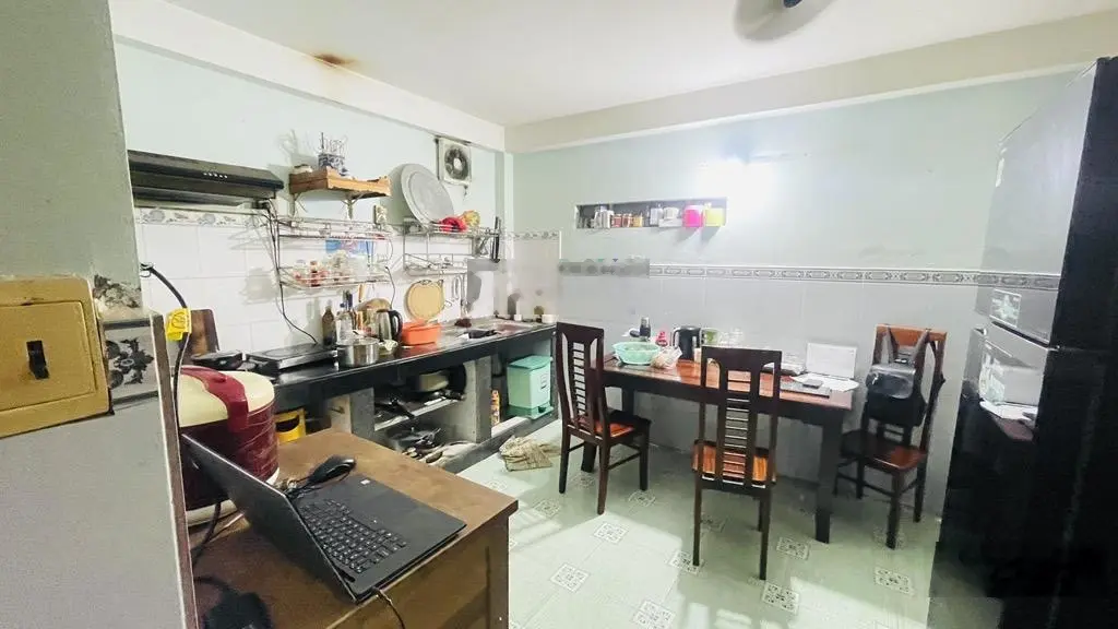 Xe hơi 7chỗ đổ cửa _ dt: 72m2_ ngang 4,56 nở hậu _ bình chiểu thủ đức