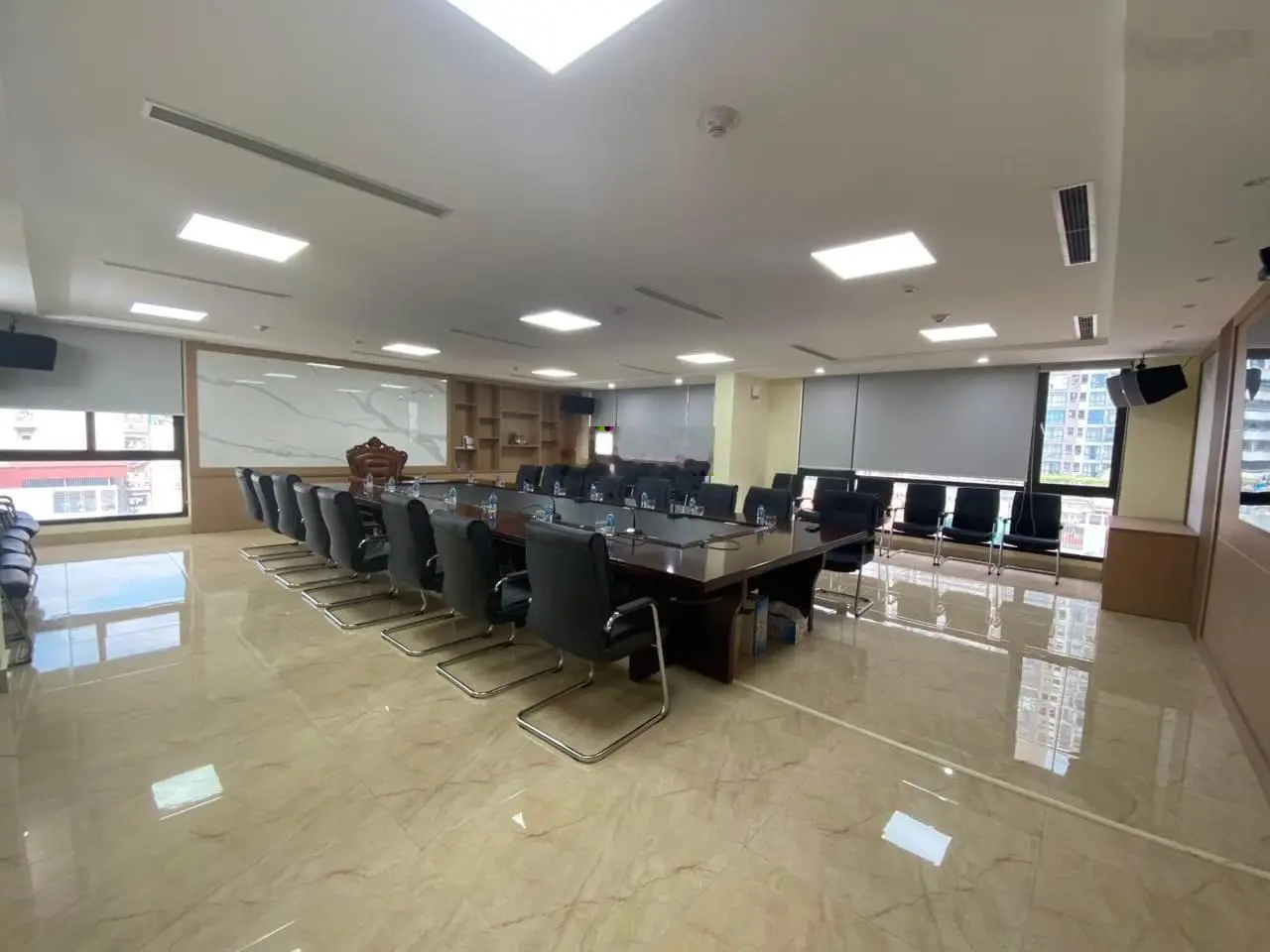 Siêu Đẹp Bán Nhà Mặt Phố Ngọc Khánh, Ba Đình 70m x 6 Tầng - Thang Máy - Thông sàn - Kinh Doanh.
