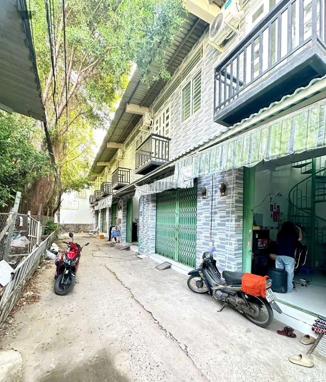 Chính Chủ - bán dãy nhà mặt tiền hẻm 9 Trần Chiên - đang cho dòng tiền 9 triệu / tháng