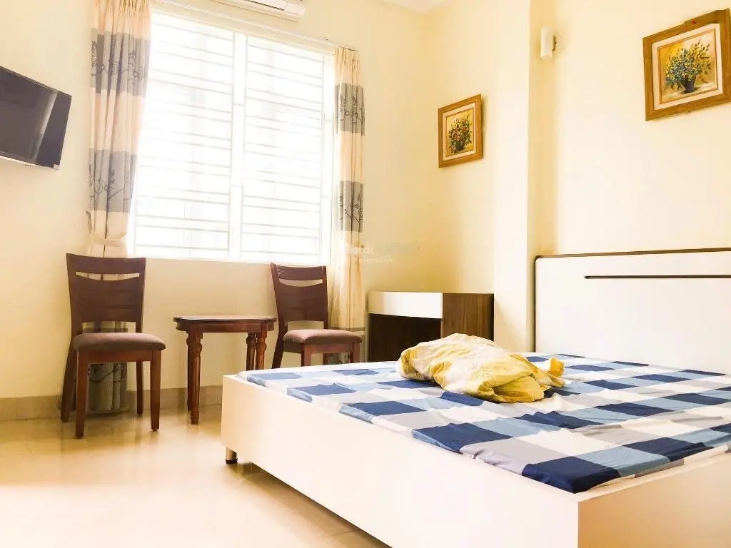 Bán nhà phố Trích Sài, 36m2, 5 tầng, mặt tiền 4,5m, nhà cán bộ xây ở rất kiên cố