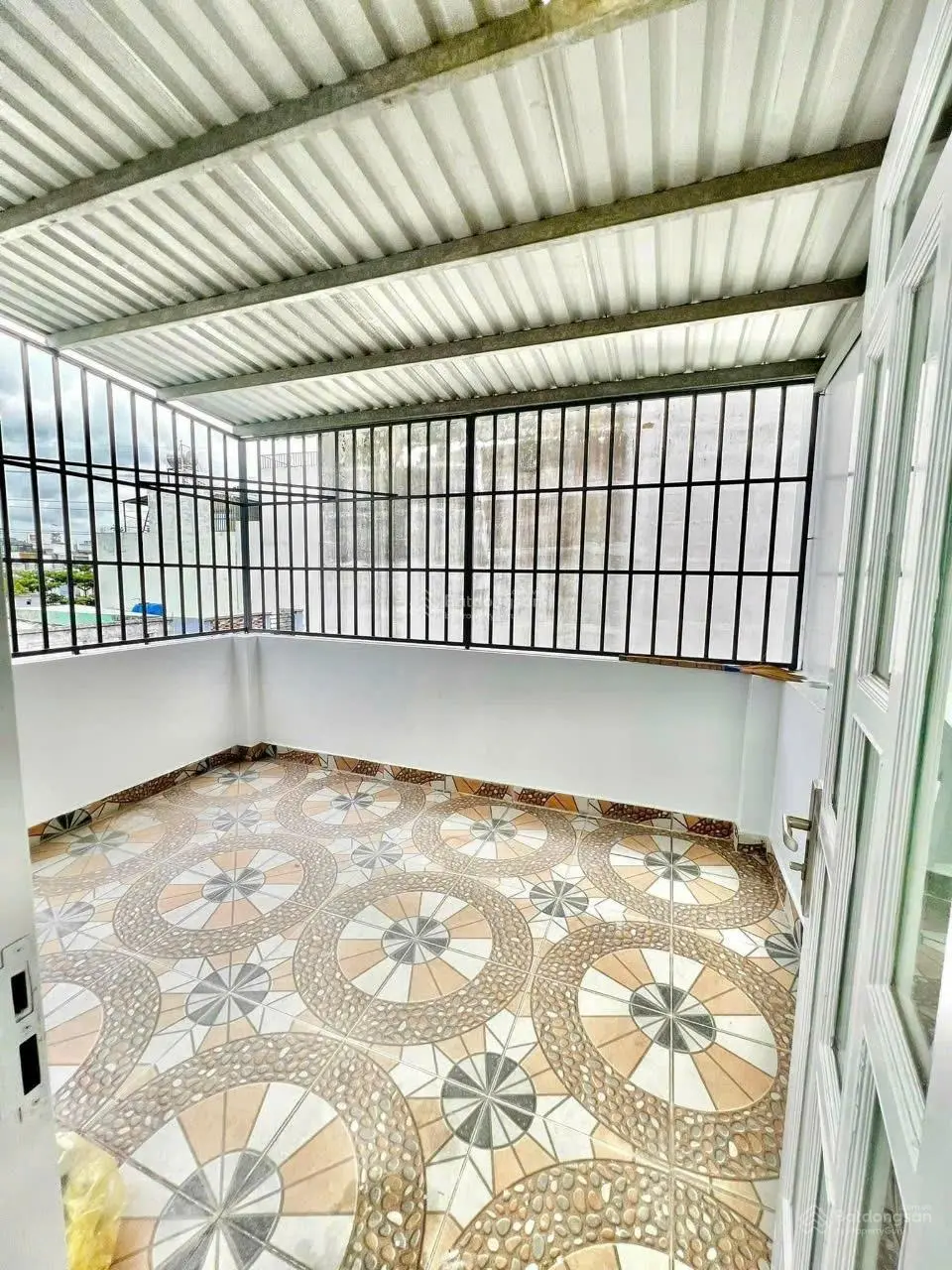 Tiện Ích Bao Vây Nhà Đường Hương Lộ 2, Phường Bình Trị Đông A, Q. Bình Tân, DT: 56m2.