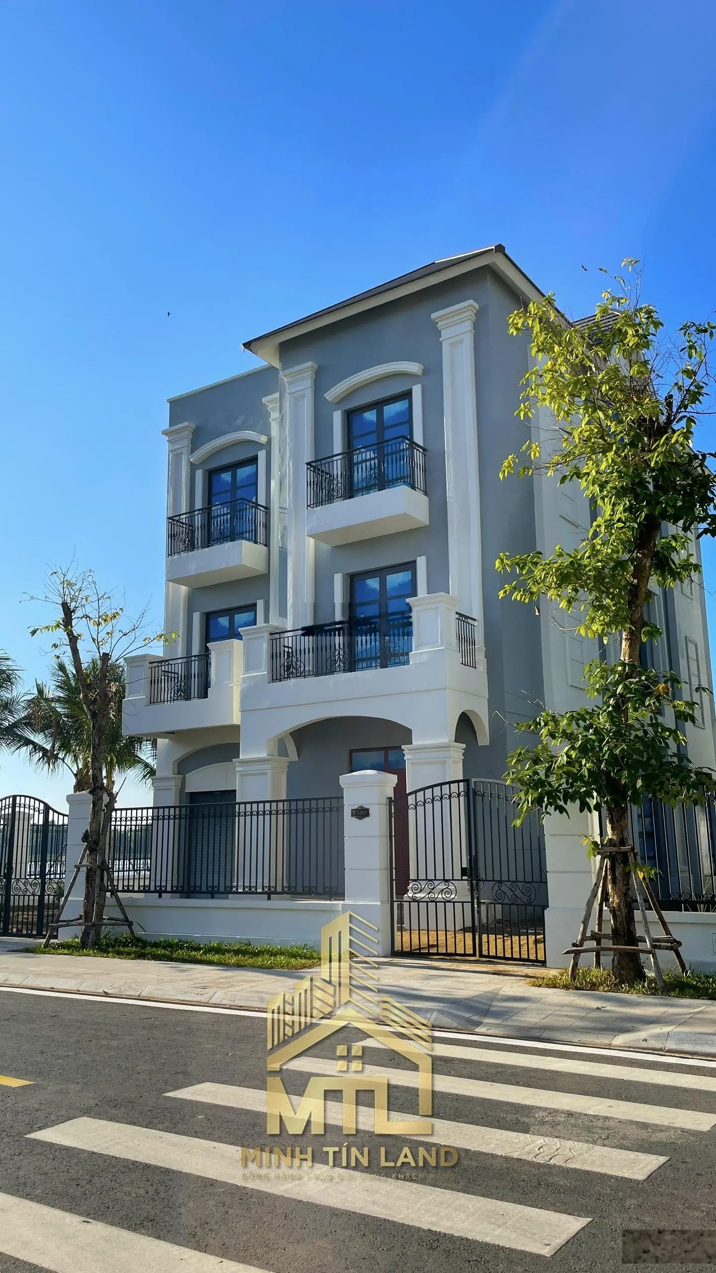 Nhà phố liền kề 96m2 thiết kế 5 tầng tại Vinhomes Grand Park. Liên hệ 0828/030/977 Thiện
