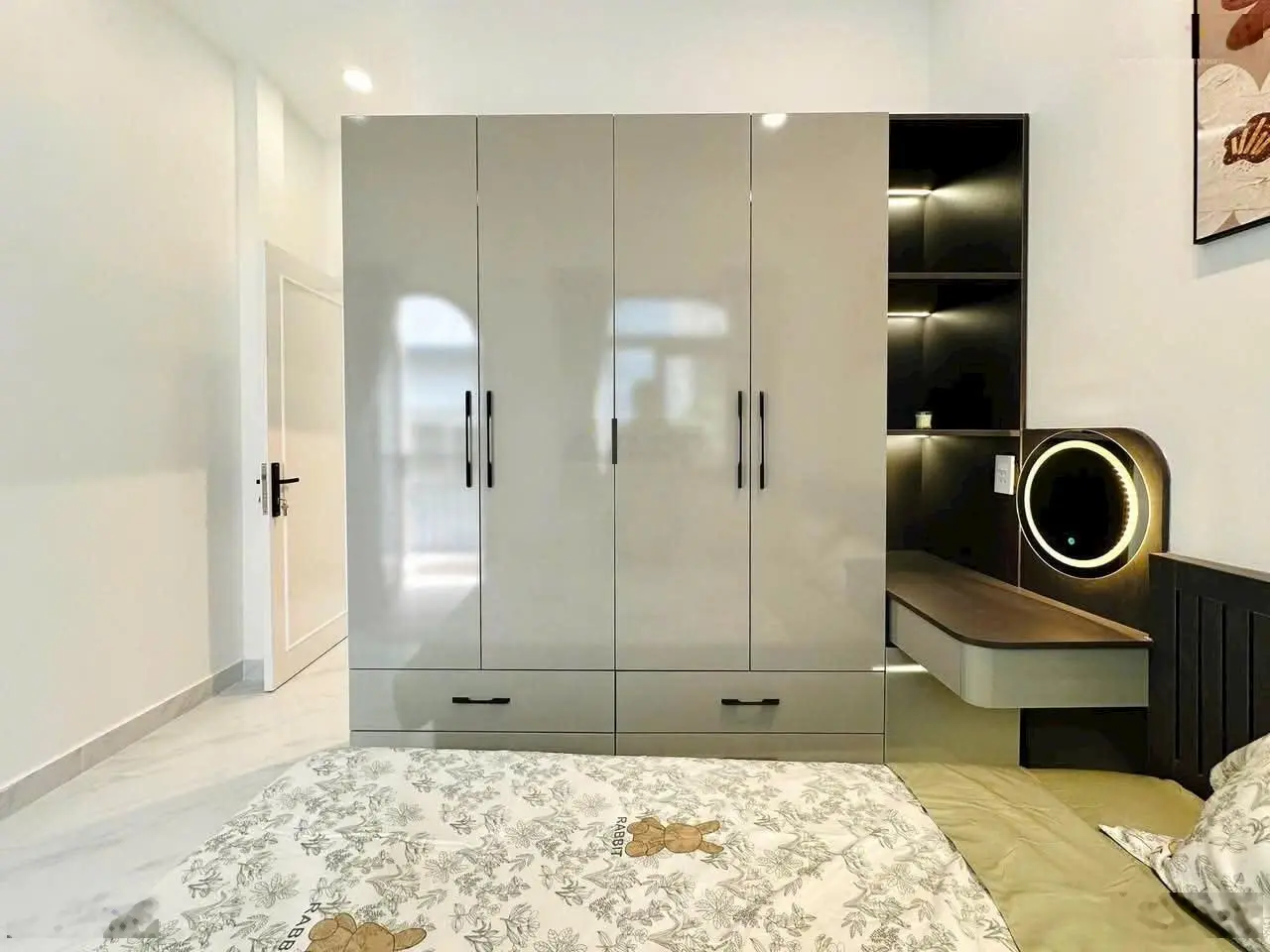 Nhà hxh Nguyễn Trọng Tuyển, 2,15 tỷ, 52 m2, 4PN, 4WC, đẹp, nhiều tiện ích. Shr sang tên ngay