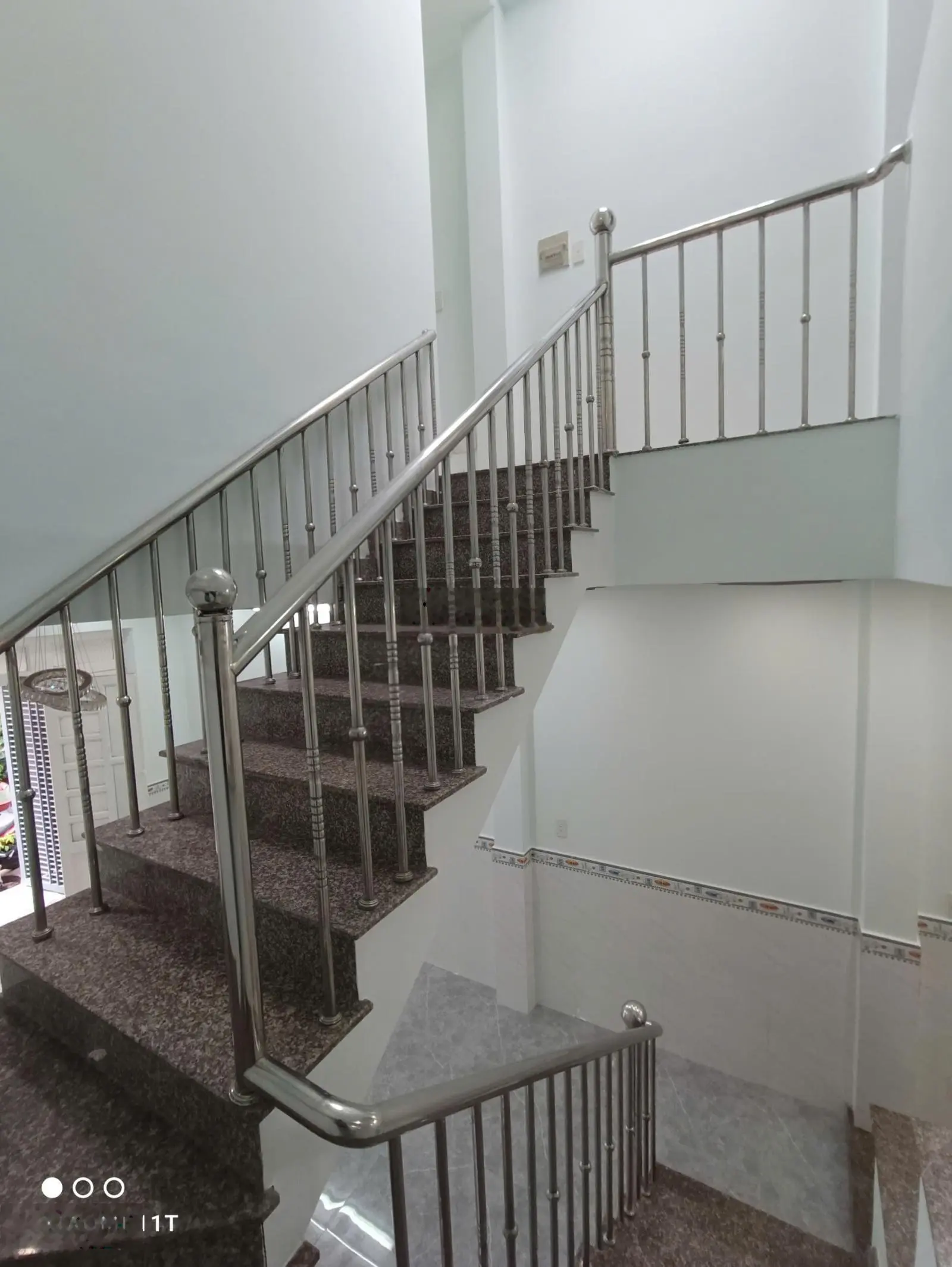 Tp thủ đức - gần vòng xoay ngã tư bình phước - chợ đầu mối - dt 4x13m - giá 4,6 tỷ!