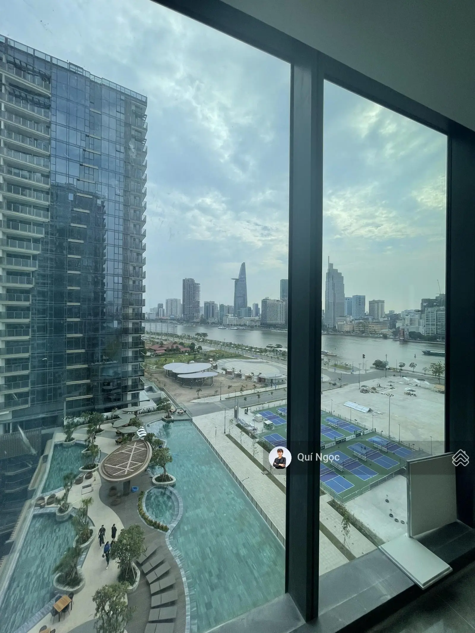 Metropole bán 3PN Opera thang máy riêng, view trực diện sông Q1