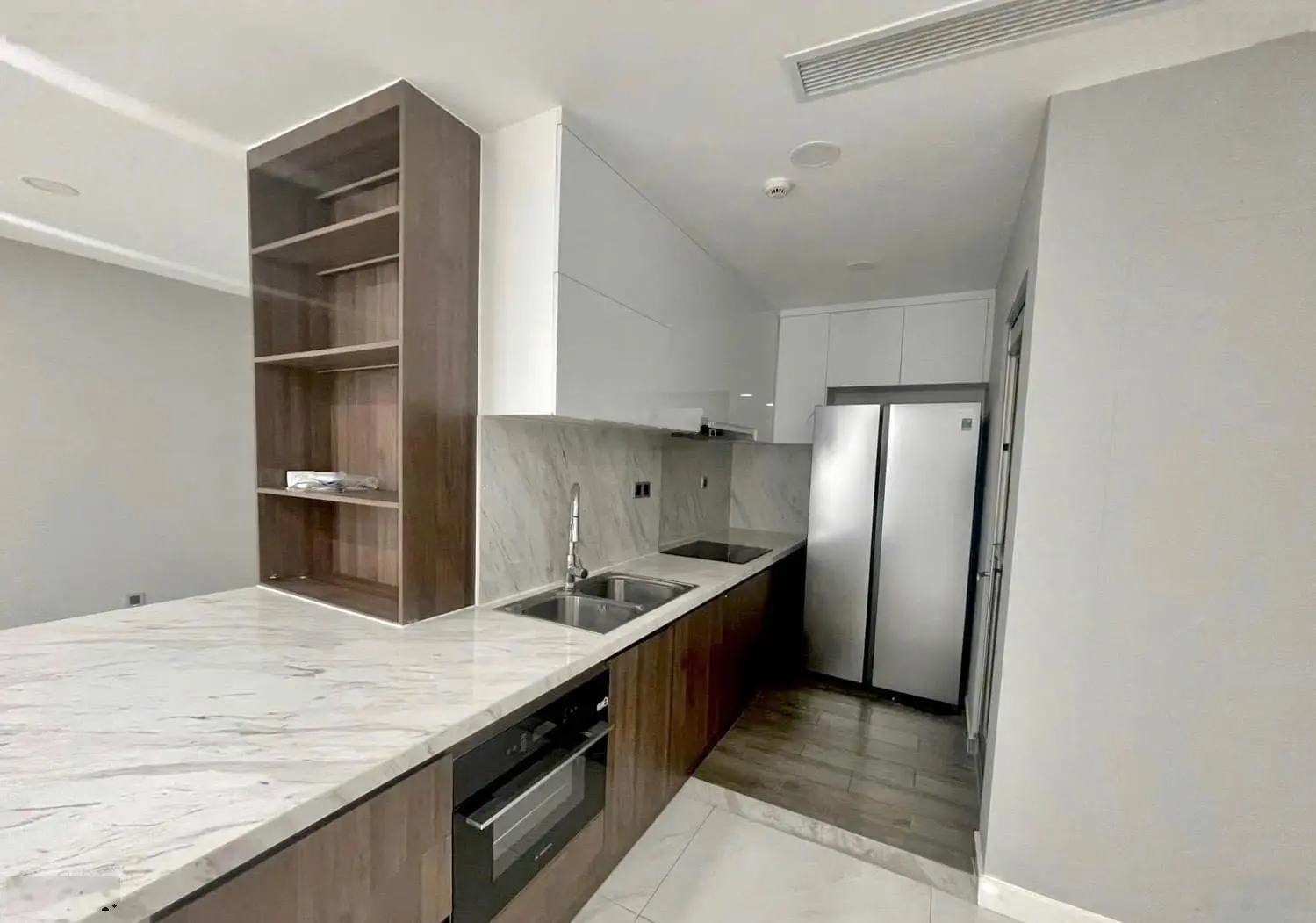 Bán căn hộ rẻ nhất Midtown - M6.Diện tích 127 m2.Giá bán:10,5tỷ. View biệt thự.LH: 0908 644 *** Hương