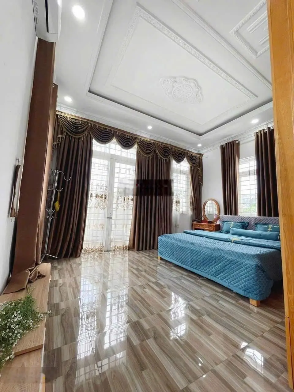 Bán biệt thự sân vườn 200m2 + cửa hàng kinh doanh chỉ 12.5 tỷ