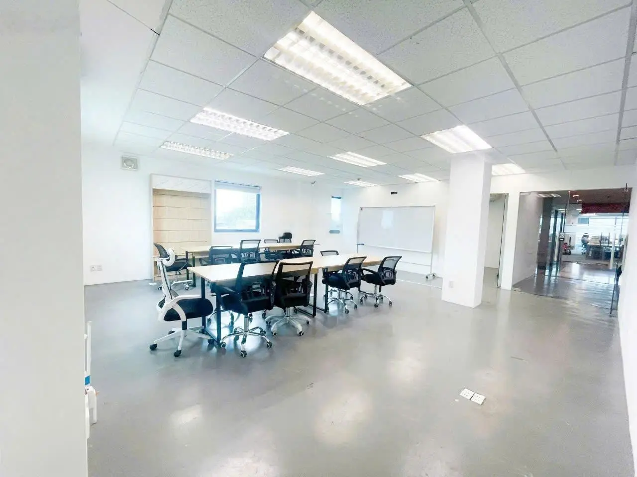 Bán nhà mặt tiền Huỳnh Văn Bánh, P.11, Q.Phú Nhuận.( 6x22 - hầm -5 tầng - HĐT: 80tr -Gía : 30 tỷ )